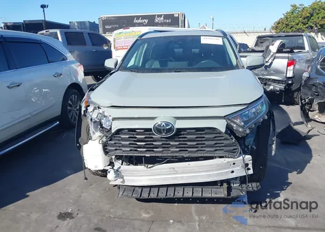 2021 Toyota Rav4 Xle Premium z USA, uszkodzony, nr VIN 2T3C1RFVXMW184351
